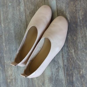 Everlane The Day Glove leather flats. Tan. Size 5.5. Made in Italy.